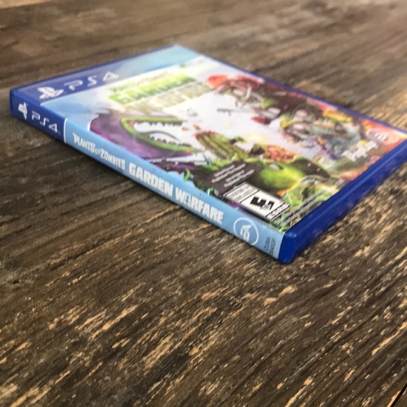 (PS4) Plants VS Zombies GARDEN WARFARE - Picture 2 of 3